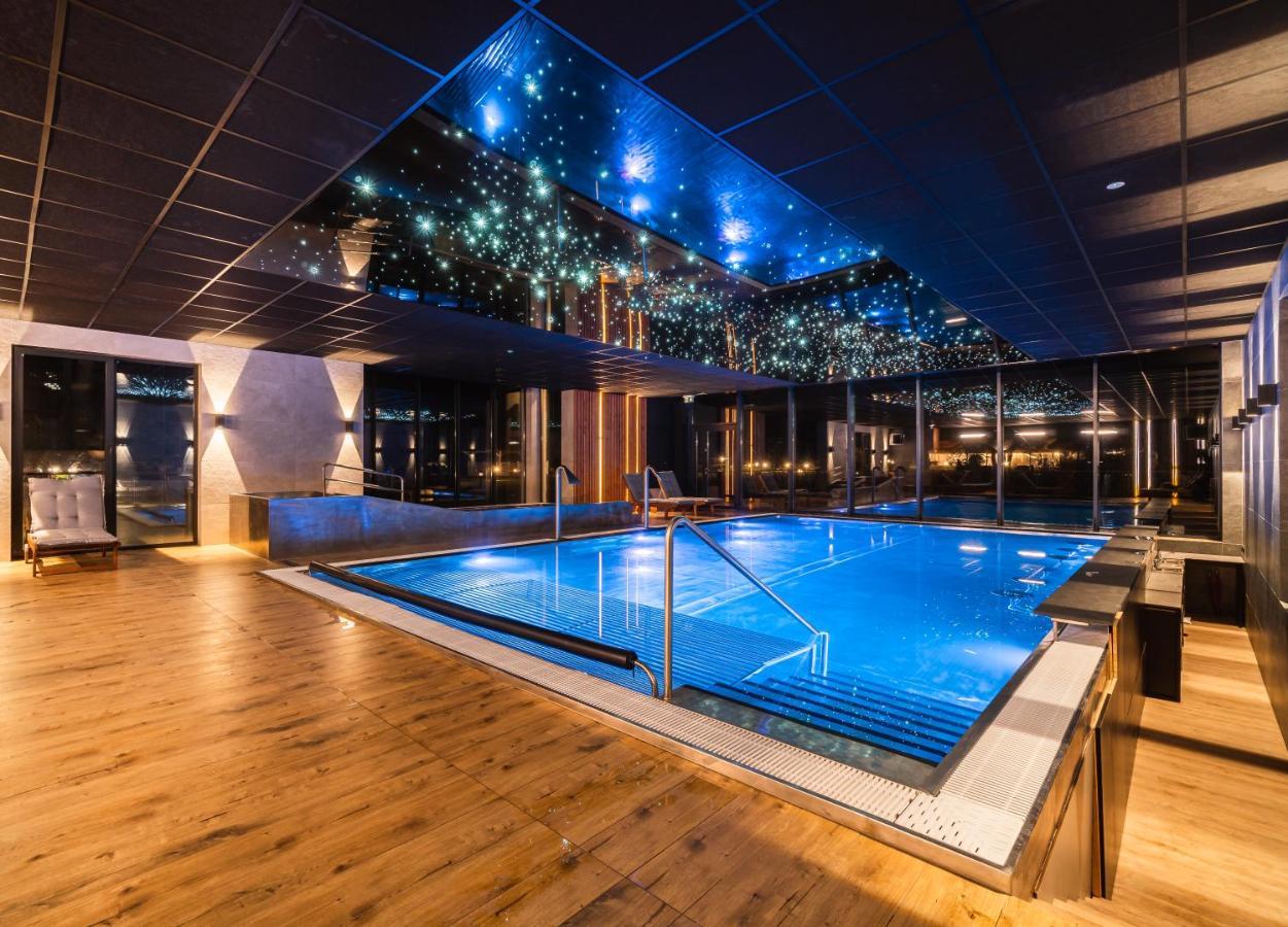 Carynska Resort & Spa Lutowiska Exteriér fotografie