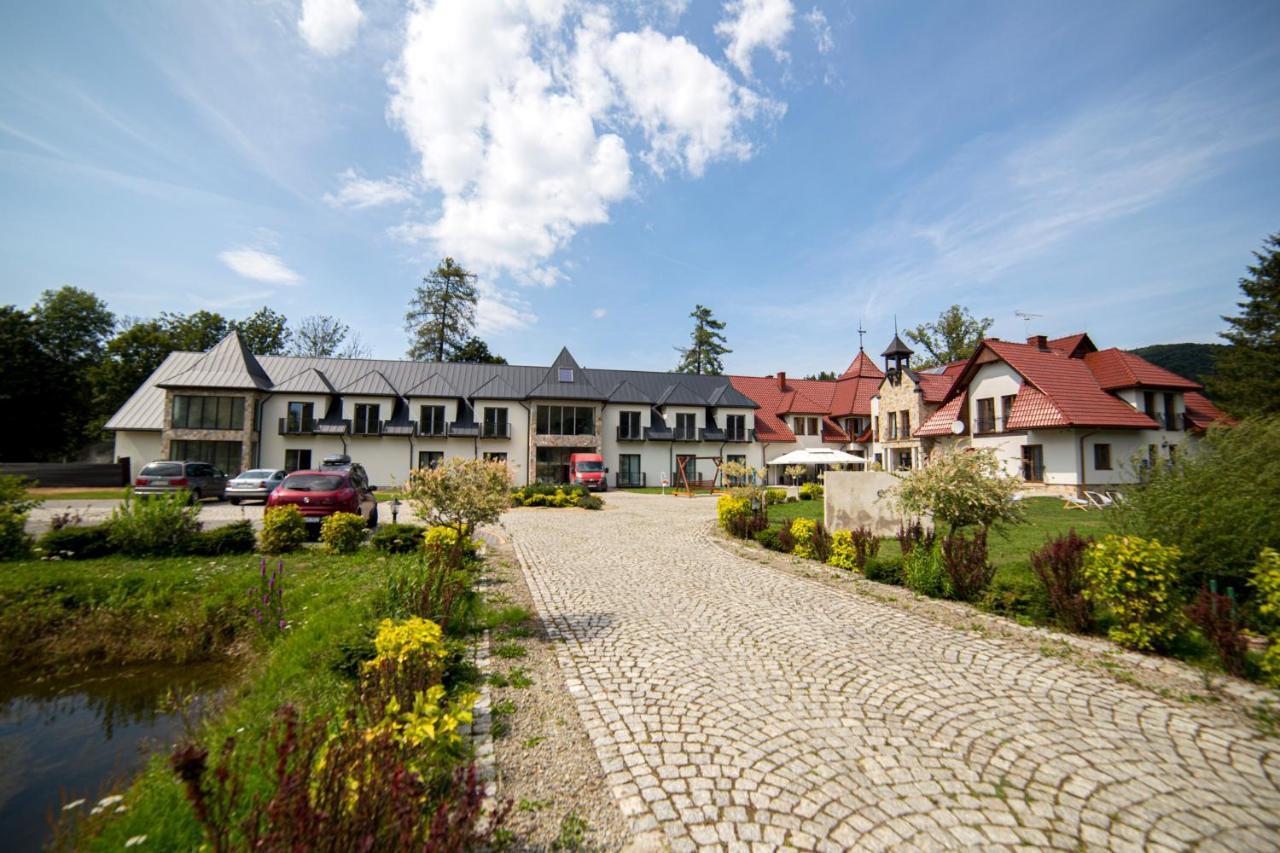 Carynska Resort & Spa Lutowiska Exteriér fotografie